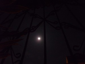 窗台上的月色